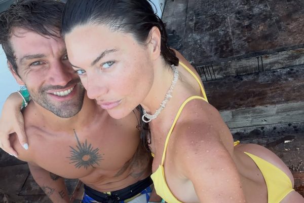 Sofía Jujuy y Eva Bargiela recordaron cómo fueros los primeros besos de su adolescencia: “No me lo olvido más”