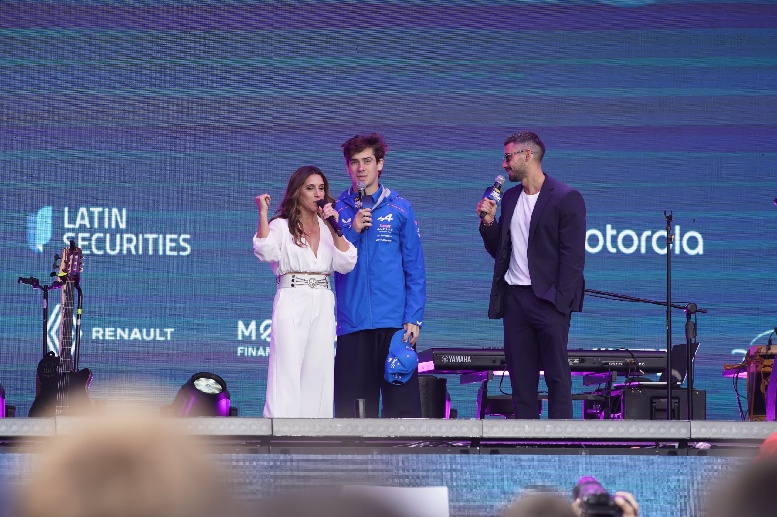 Soledad Pastorutti y Pato Sardelli emocionaron con su música en el histórico Road Show de Franco Colapinto