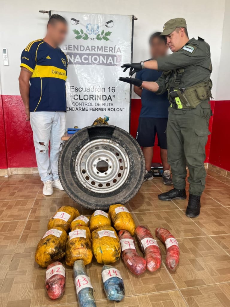 Traficaban más de 10 kilos de marihuana ocultos en un rueda de una camioneta y fueron capturados en Formosa