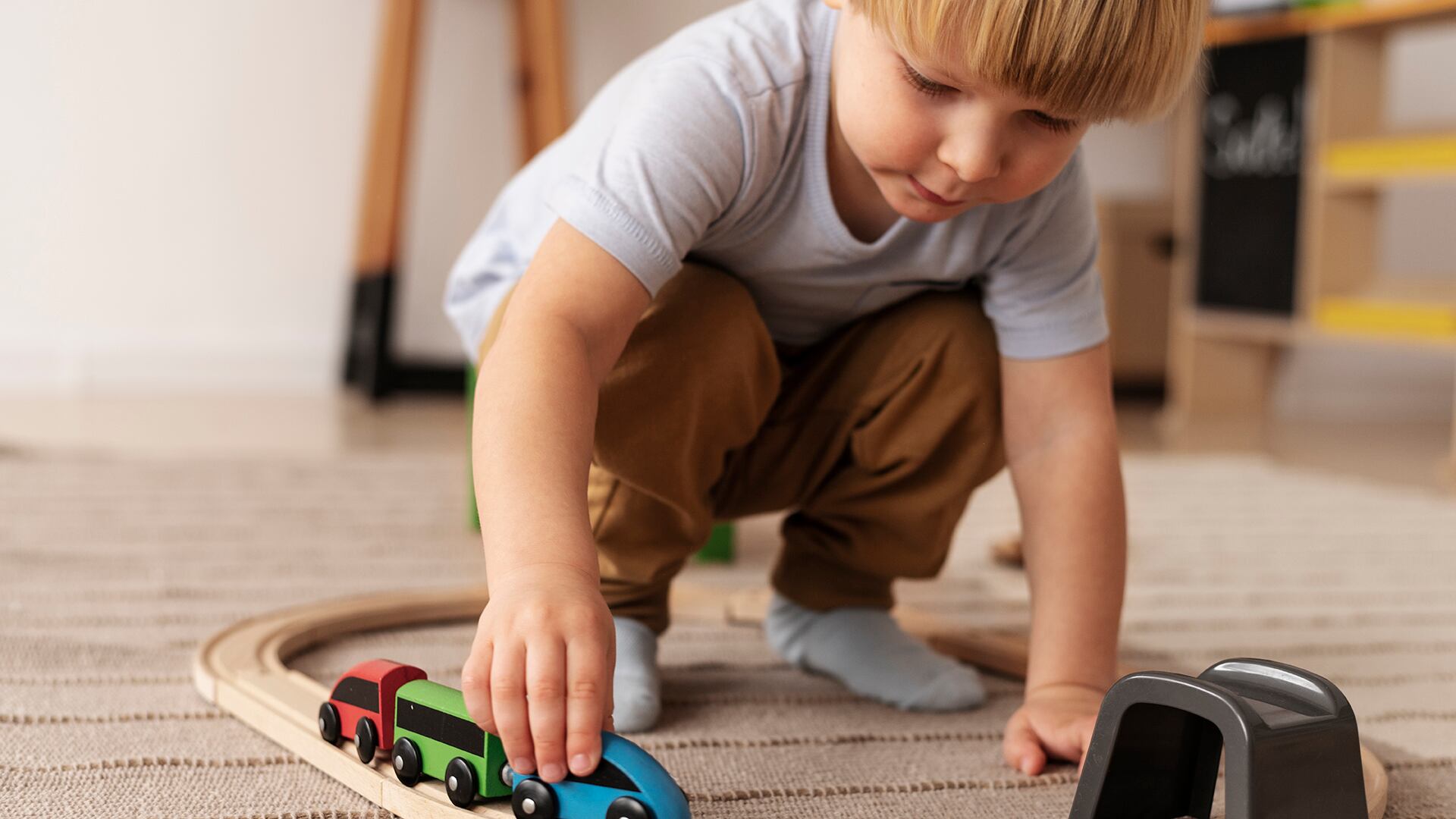 El TOC en la infancia no desaparece solo, requiere de abordaje profesional y del apoyo de los adultos responsables (Freepik)