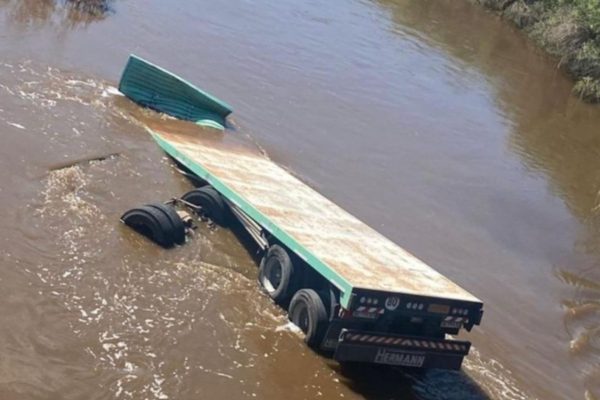 Un ciclista fue atropellado en la autopista Córdoba-Rosario, llamó a la policía para denunciar al conductor y murió