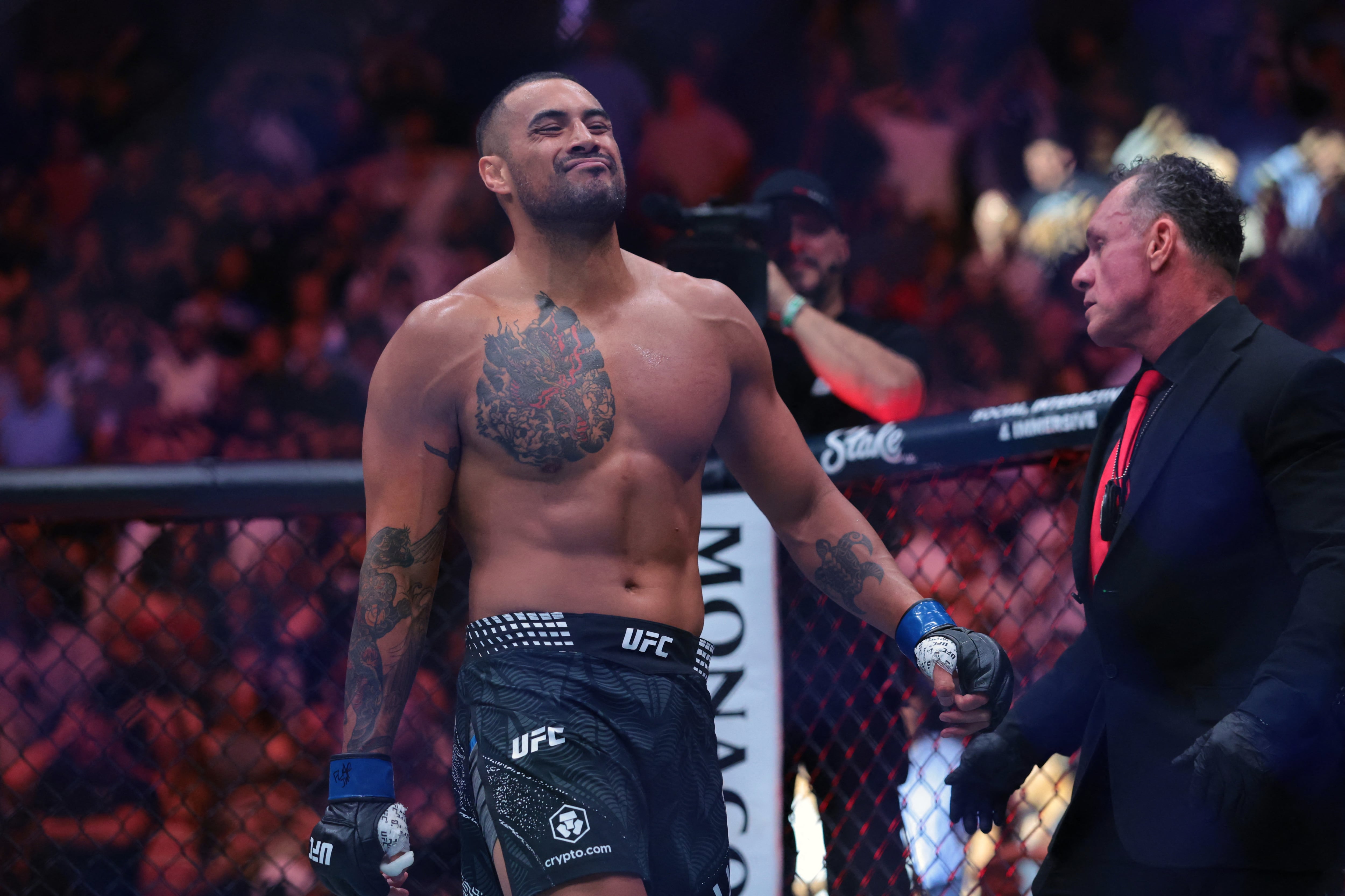 El cinturón de campeón fue exhibido por Ulberg durante la fiesta privada, circulando entre asistentes que celebraron el triunfo en la UFC (Mandatory Credit: Sam Navarro-Imagn Images)