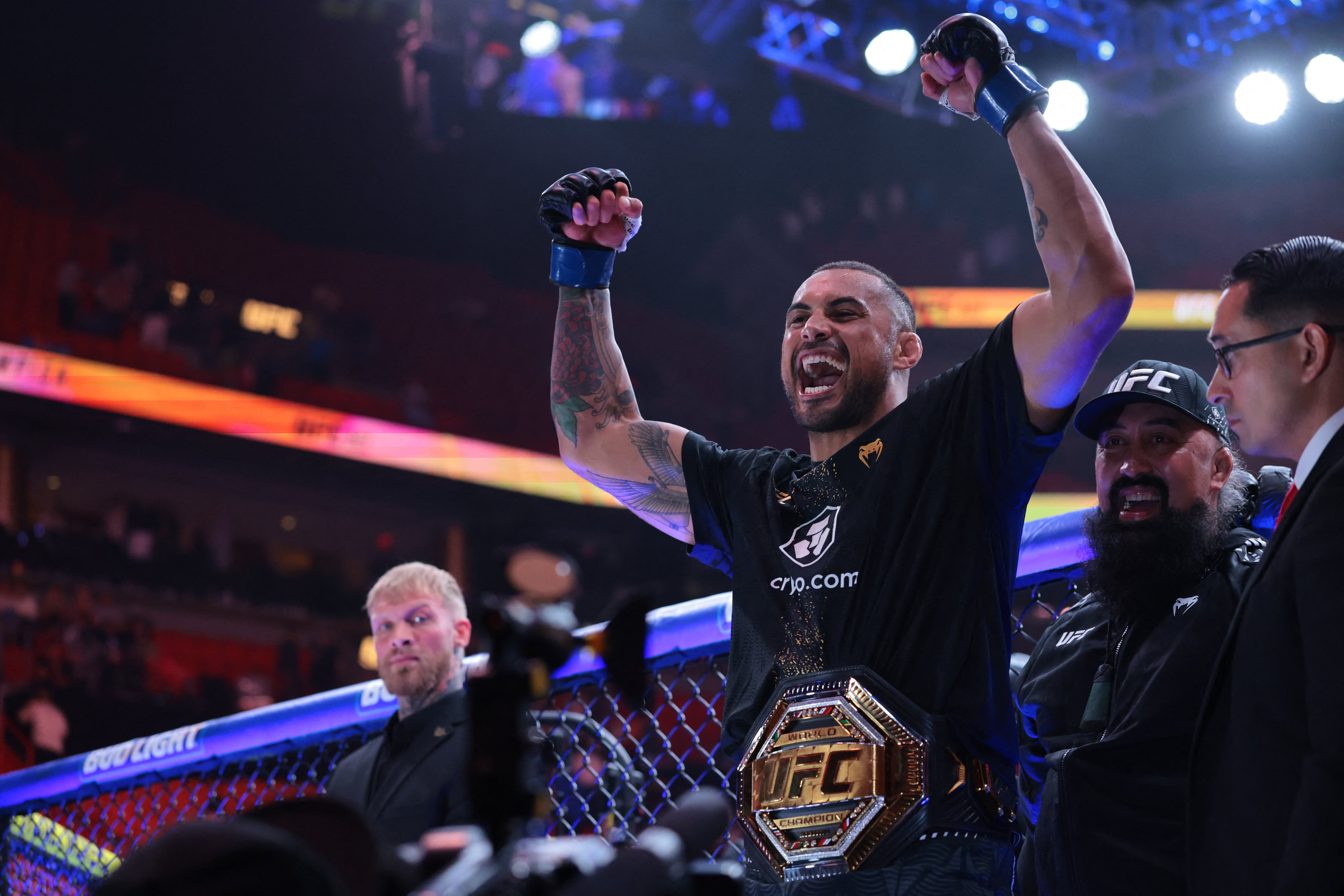 Carlos Ulberg considera que el reconocimiento de sus compañeros y la experiencia del triunfo en la UFC son más valiosos que la posesión del trofeo perdido (Mandatory Credit: Sam Navarro-Imagn Images)