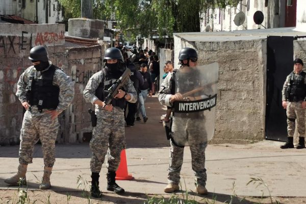 Uruguay: gobierno desembarca en barrios marcados por guerras narco con programa de convivencia