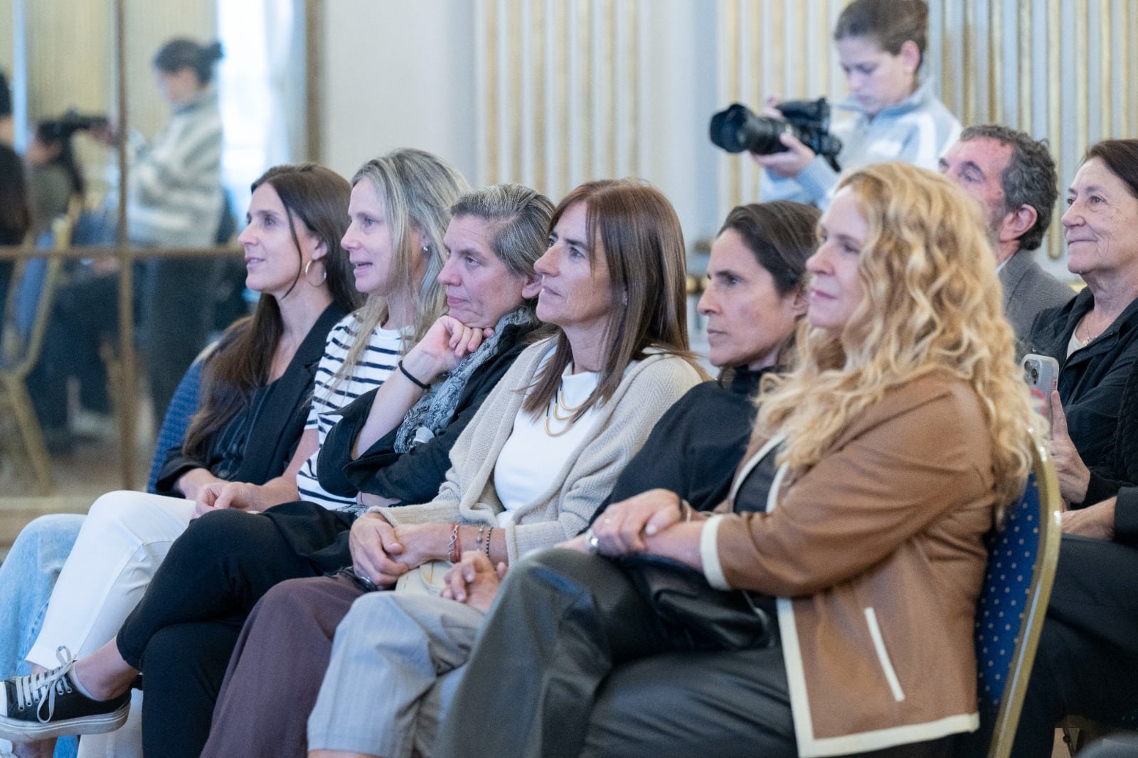 Parte del histórico plantel de Las Leonas, presentes en La Legislatura (Créditos: LegisCABA/Valentina Mella).