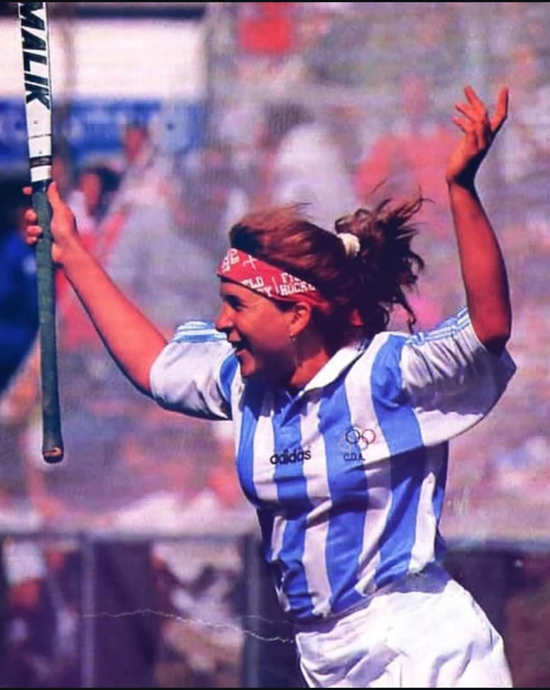 La icónica jugadora de Las Leonas, Vanina Oneto, grita un gol en los JJOO Sidney 2000.