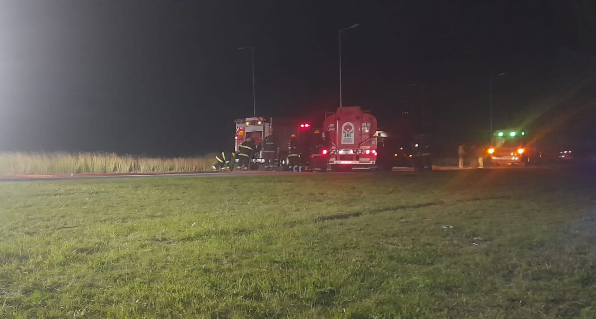 A pesar de la intervención de los equipos de emergencias, el conductor del Mercedes Benz falleció. 