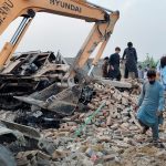 Al menos 12 policías muertos y un desaparecido durante un atentado con coche bomba en Pakistán
