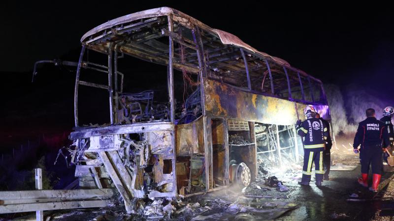 Al menos ocho muertos, entre ellos un bebé de nueve meses, y 33 heridos tras el choque e incendio de un autobús en Turquía