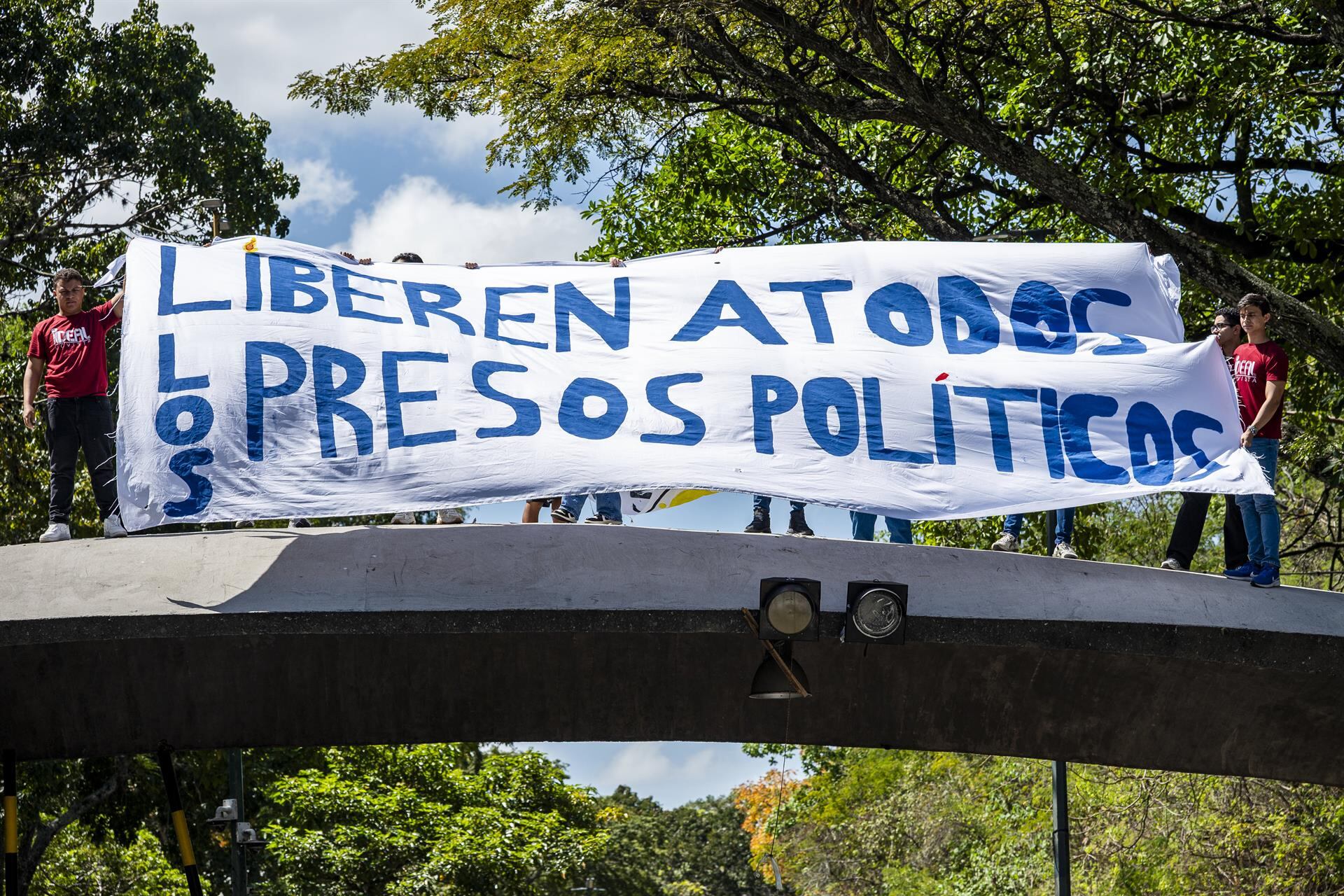 La Comisión Interamericana de Derechos Humanos enfatizó que los tribunales y la fiscalía encargados de aplicar la ley de amnistía son los mismos que participaron en detenciones arbitrarias y torturas