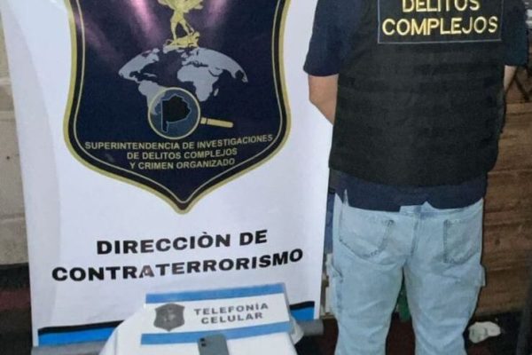 Amenazas escolares: allanaron las casas de dos adolescentes en José C. Paz y secuestraron un revólver