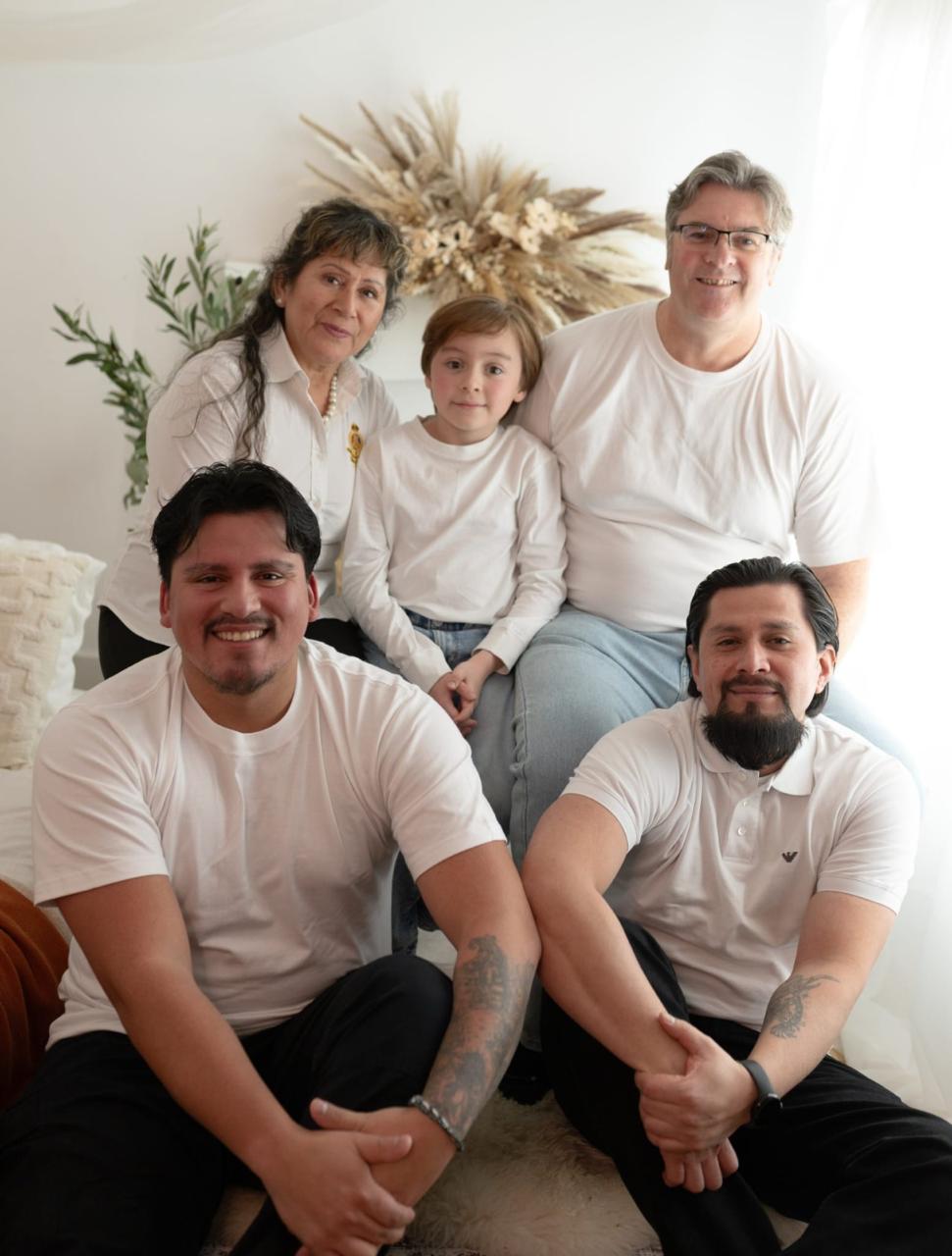 Sus hijos Josef, Ángel y Alexander representan distintas etapas de su vida personal y deportiva. Foto cortesía.