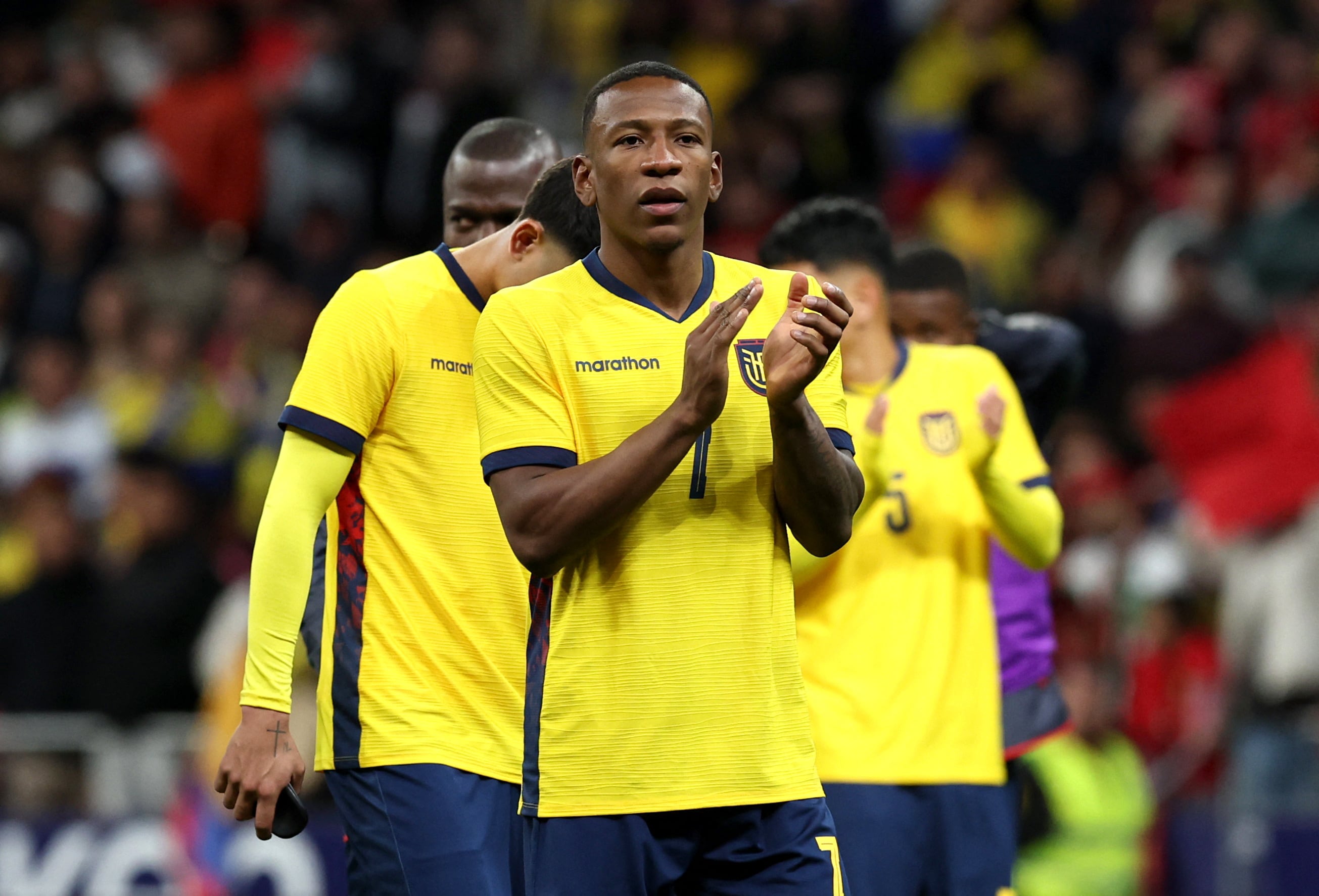 La camiseta que Ecuador usará como titular (REUTERS/Violeta Santos Moura)