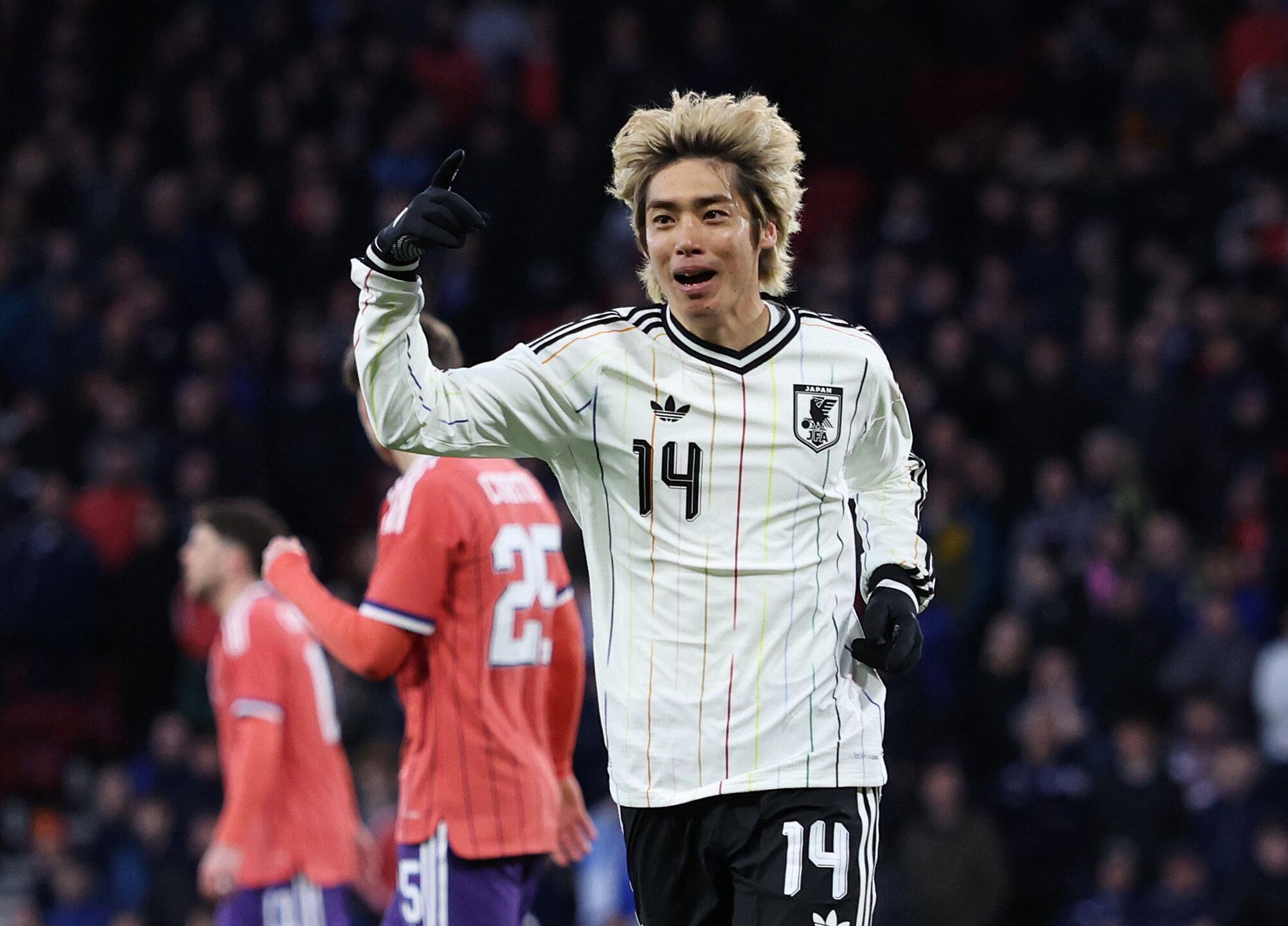 La camiseta suplente de Japón (REUTERS/Russell Cheyne)