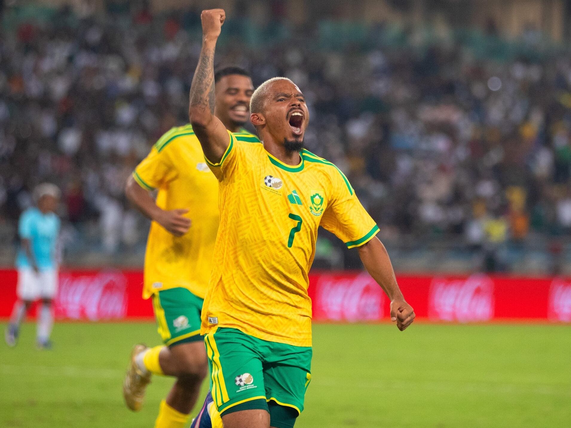 La camiseta titular de Sudáfrica (@BafanaBafana)