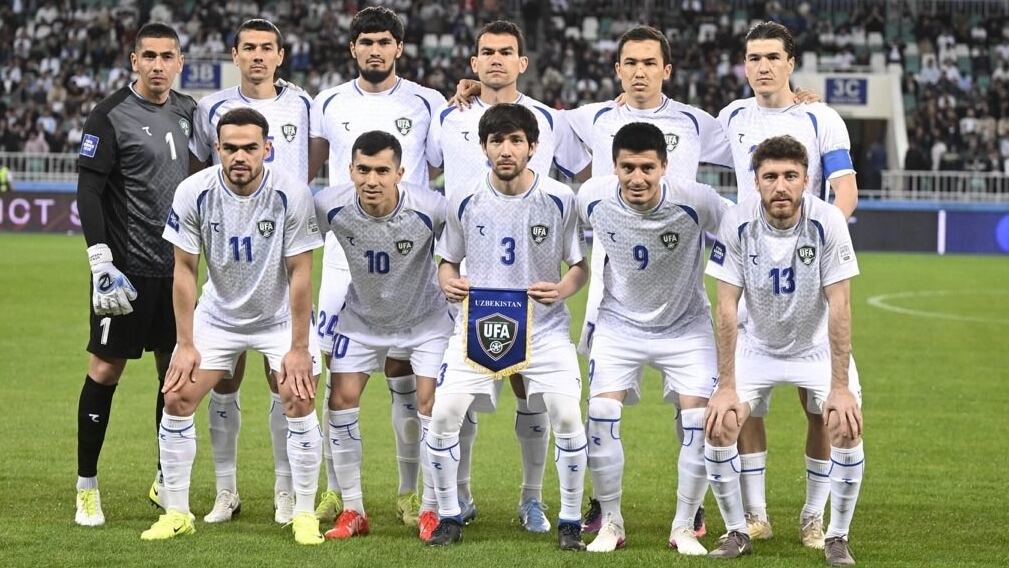 La camiseta titular de Uzbekistán para su primer Mundial