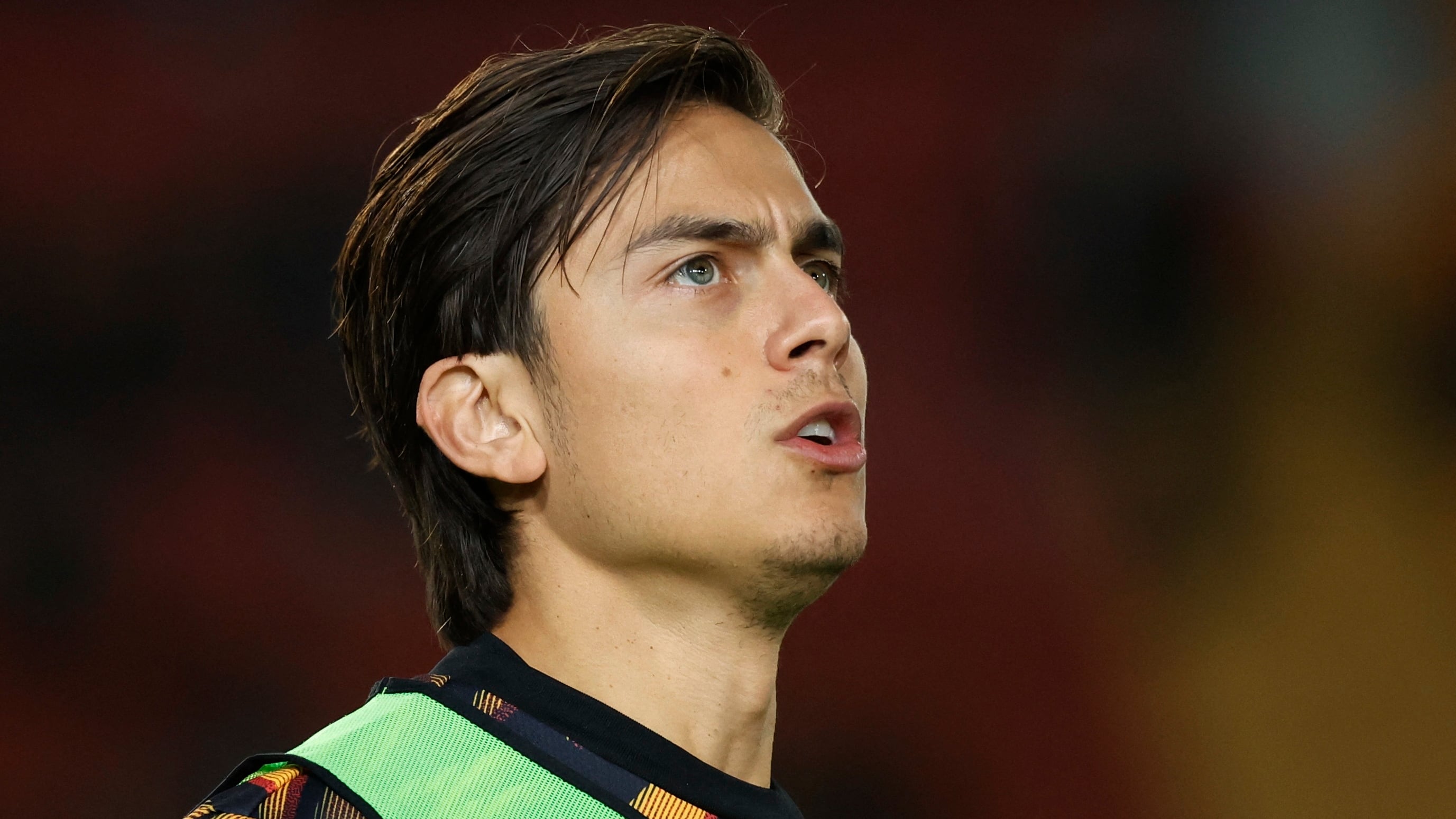 Dybala aceptó una considerable reducción de su salario para continuar en la Roma (REUTERS/Alessandro Garofalo)