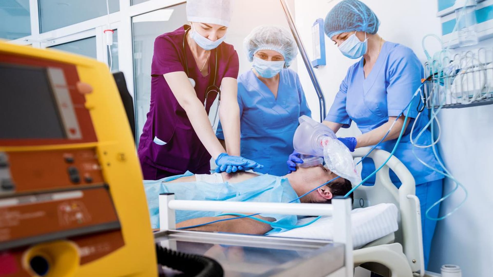 Ayuda ocular estatal para apoyar a los hospitales en situación de apuro ante los recortes federales de Medicaid