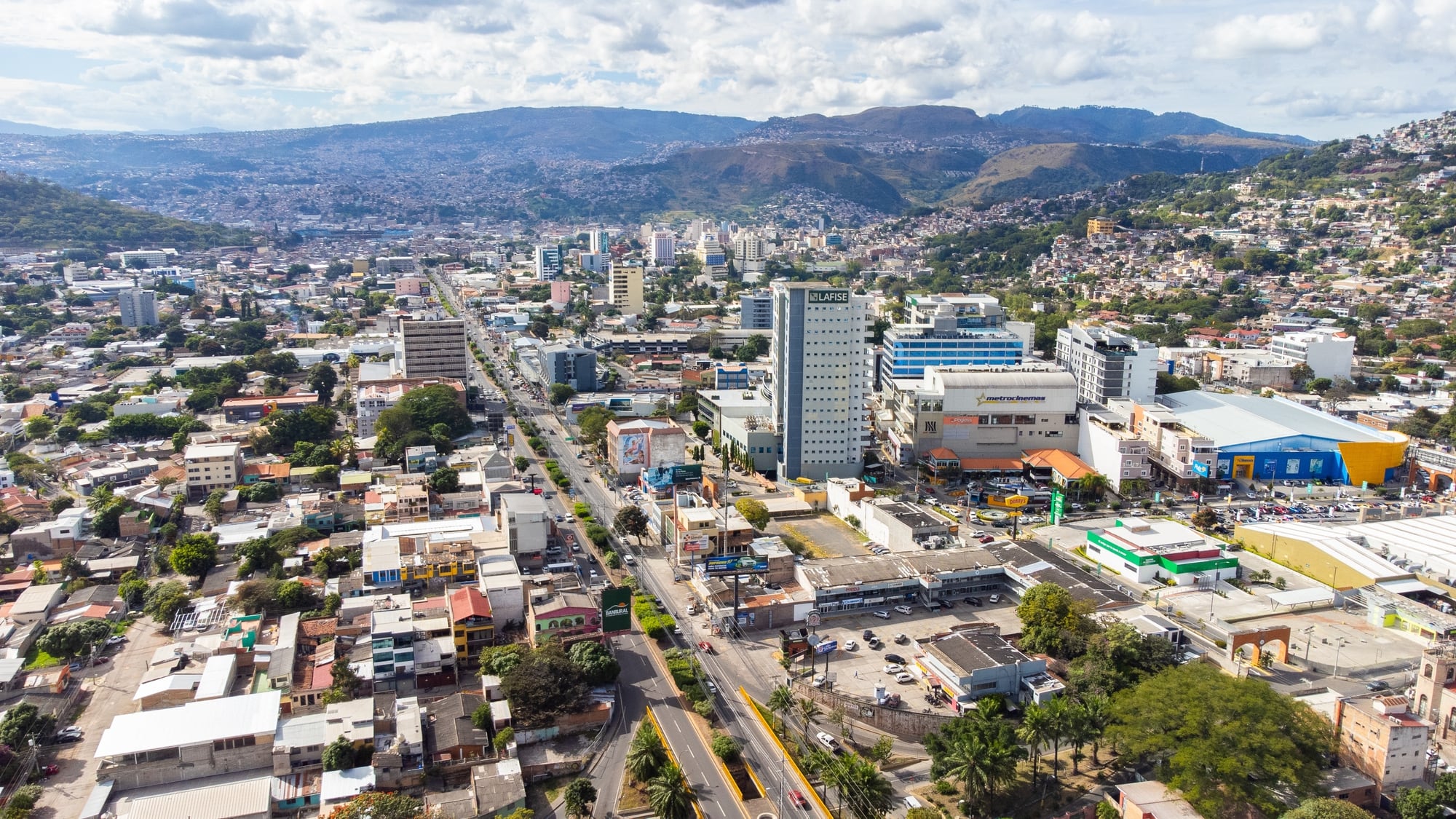 Los barrios del Distrito Central sufren racionamientos: el agua potable, que antes llegaba semanalmente, ahora puede tardar entre 15 y 20 días en restablecerse.. (Foto: Cortesía)