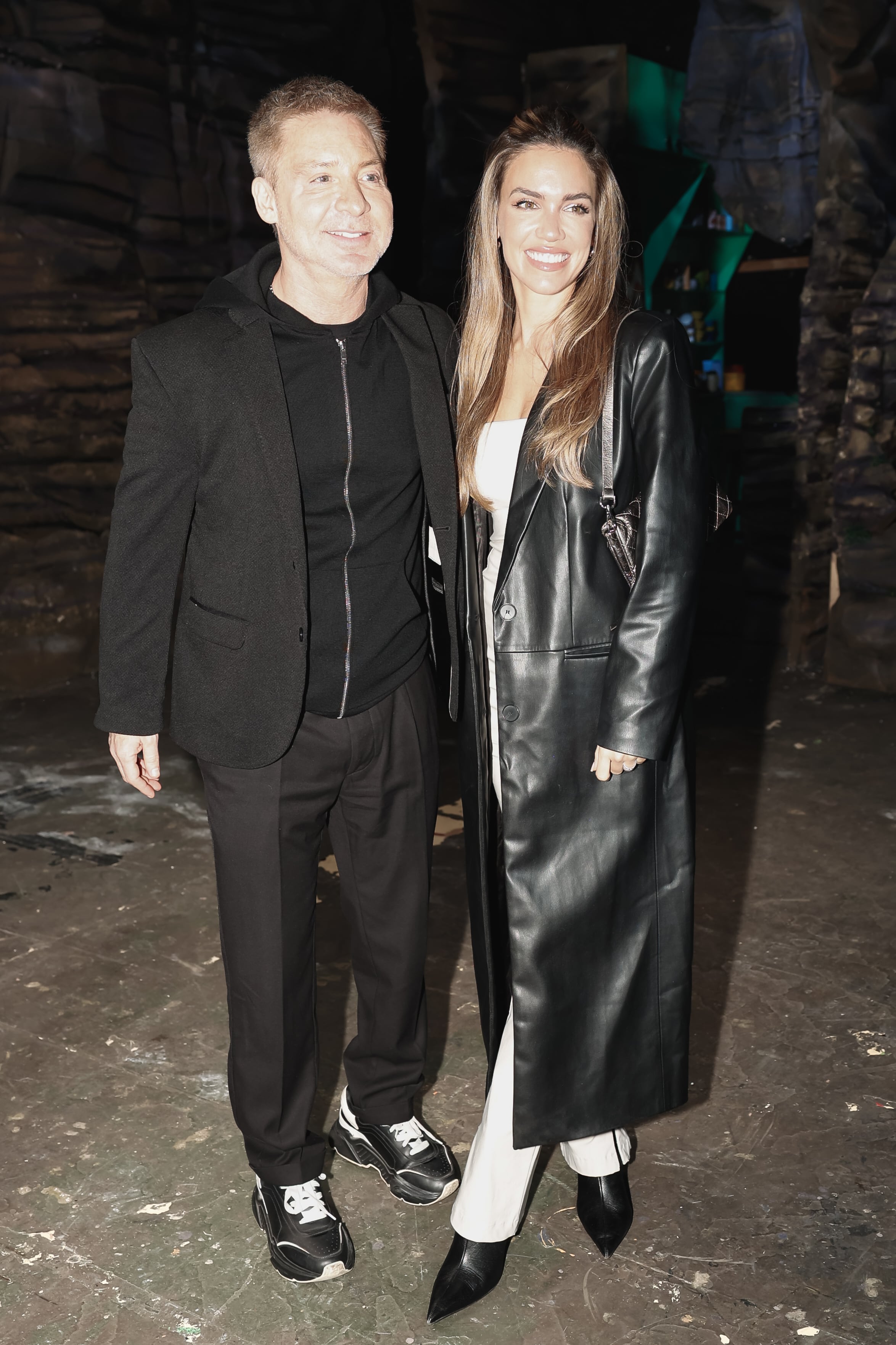 Adrián Suar junto a Rocío Robles en la noche del estreno teatral (Crédito: RSFOTOS)