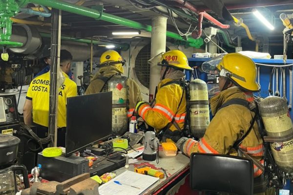 Bomberos de Costa Rica y Naviera Tambor realizaron simulacro de emergencia a bordo del ferry Tambor III en Paquera