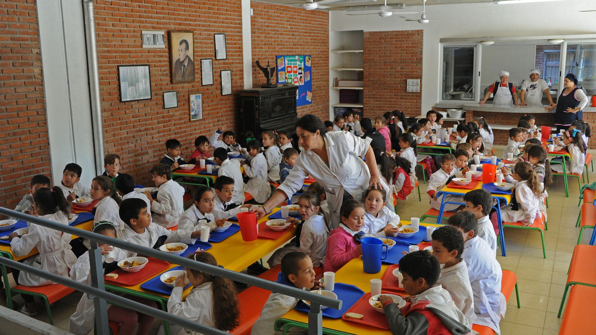 Cada vez nacen menos uruguayos y las aulas se vacían de a poco: prevén una caída masiva de la matrícula