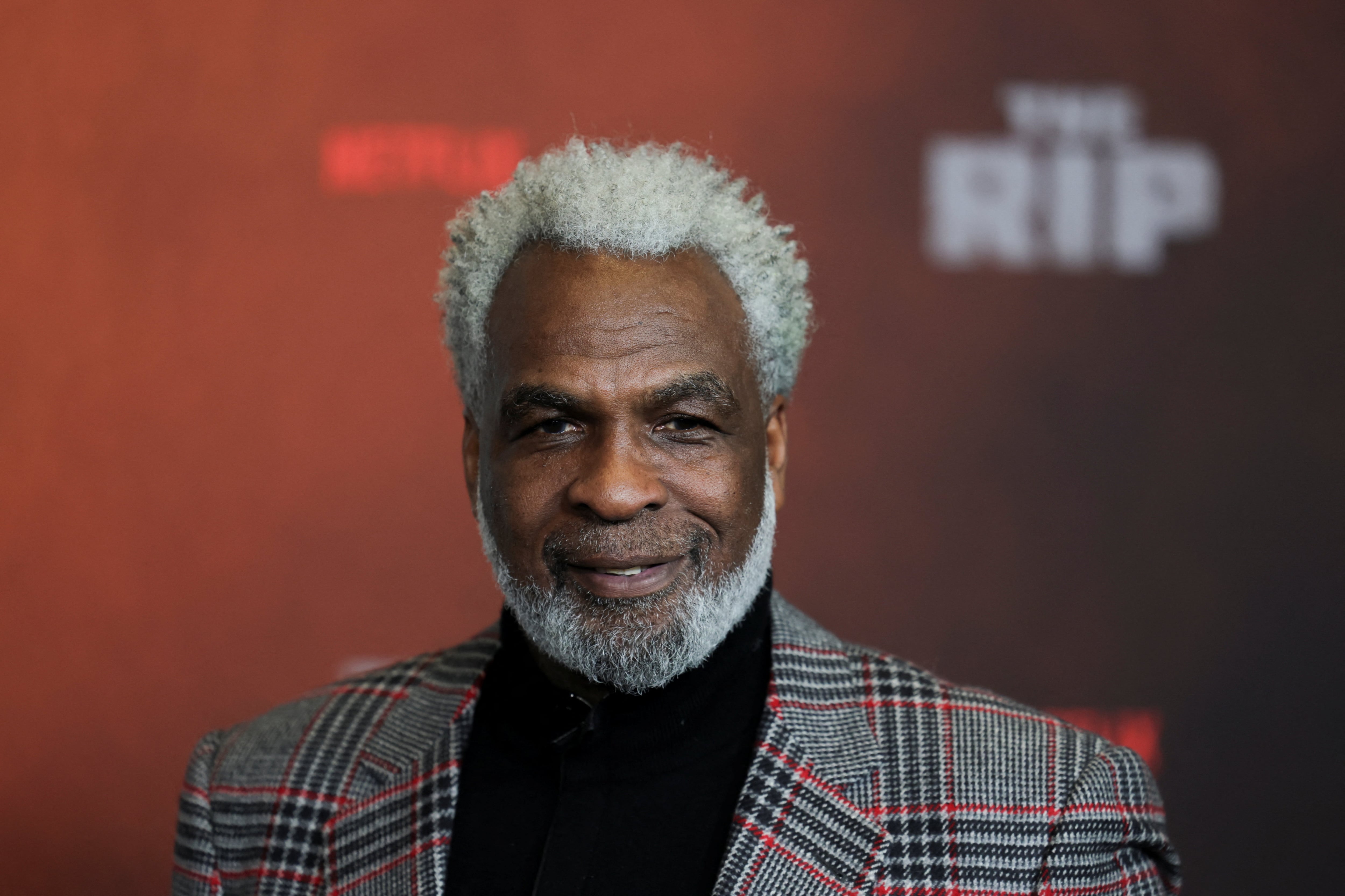 Charles Oakley fue clave como mentor para jóvenes talentos como Carter y McGrady, aportando experiencia y valores al equipo (REUTERS/Jeenah Moon)