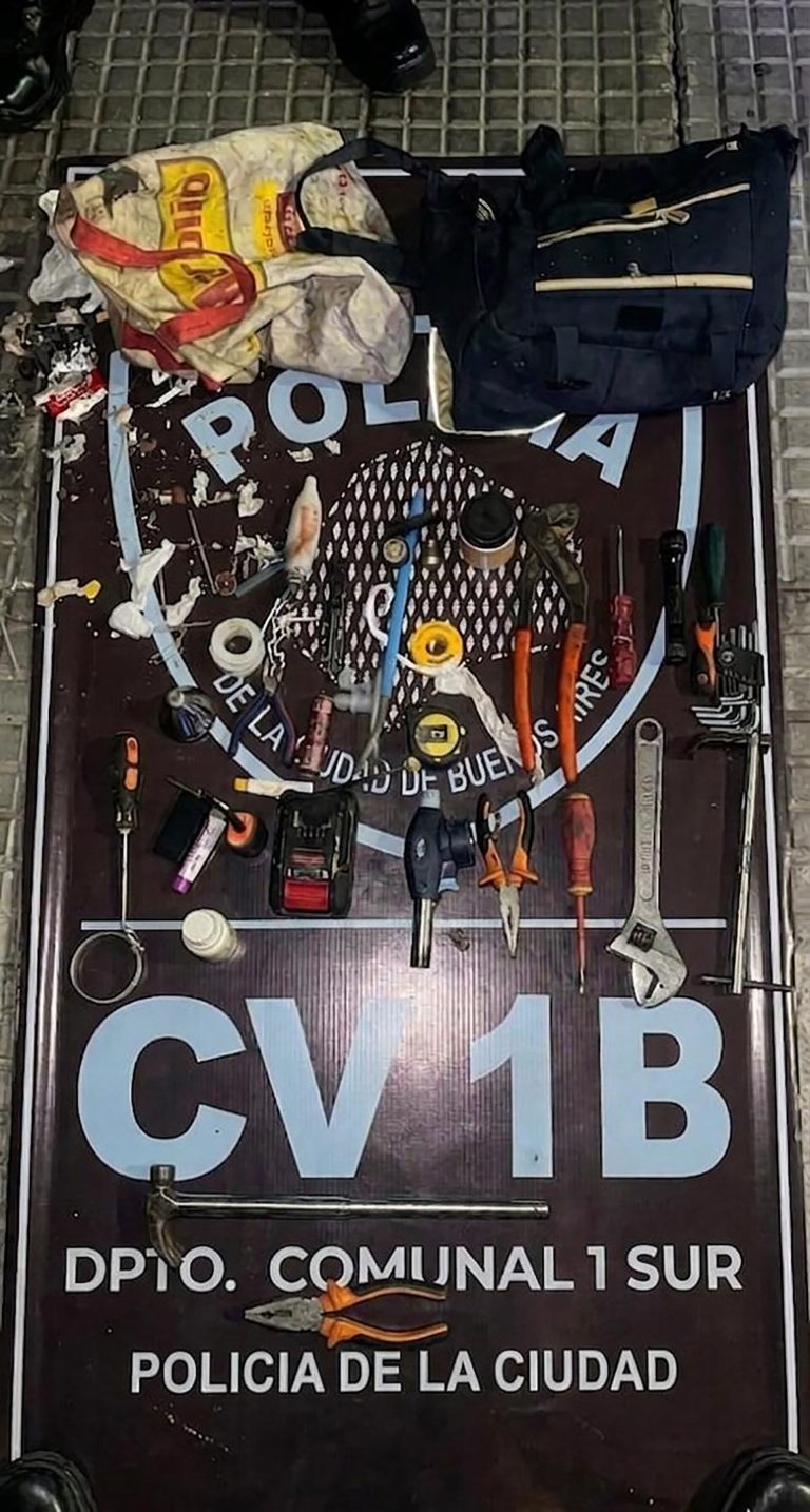 Cayó una banda dedicada a hacer escruches en departamentos vacíos de CABA: sus antecedentes