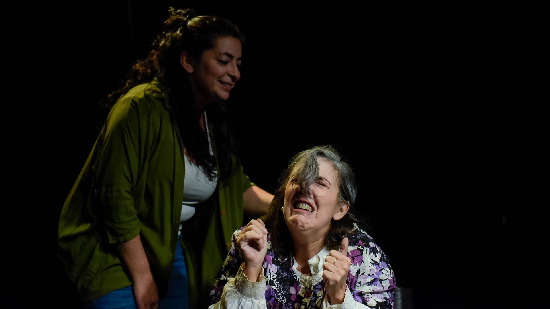 El montaje teatral de 'Olivia' utiliza recursos artísticos y científicos para reflejar la fragmentación de recuerdos de la protagonista y generar herramientas de divulgación sobre salud cerebral
