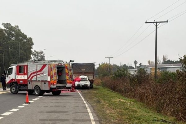 Córdoba: bajó de su camioneta para ayudar a un conocido y murió atropellado por un camión