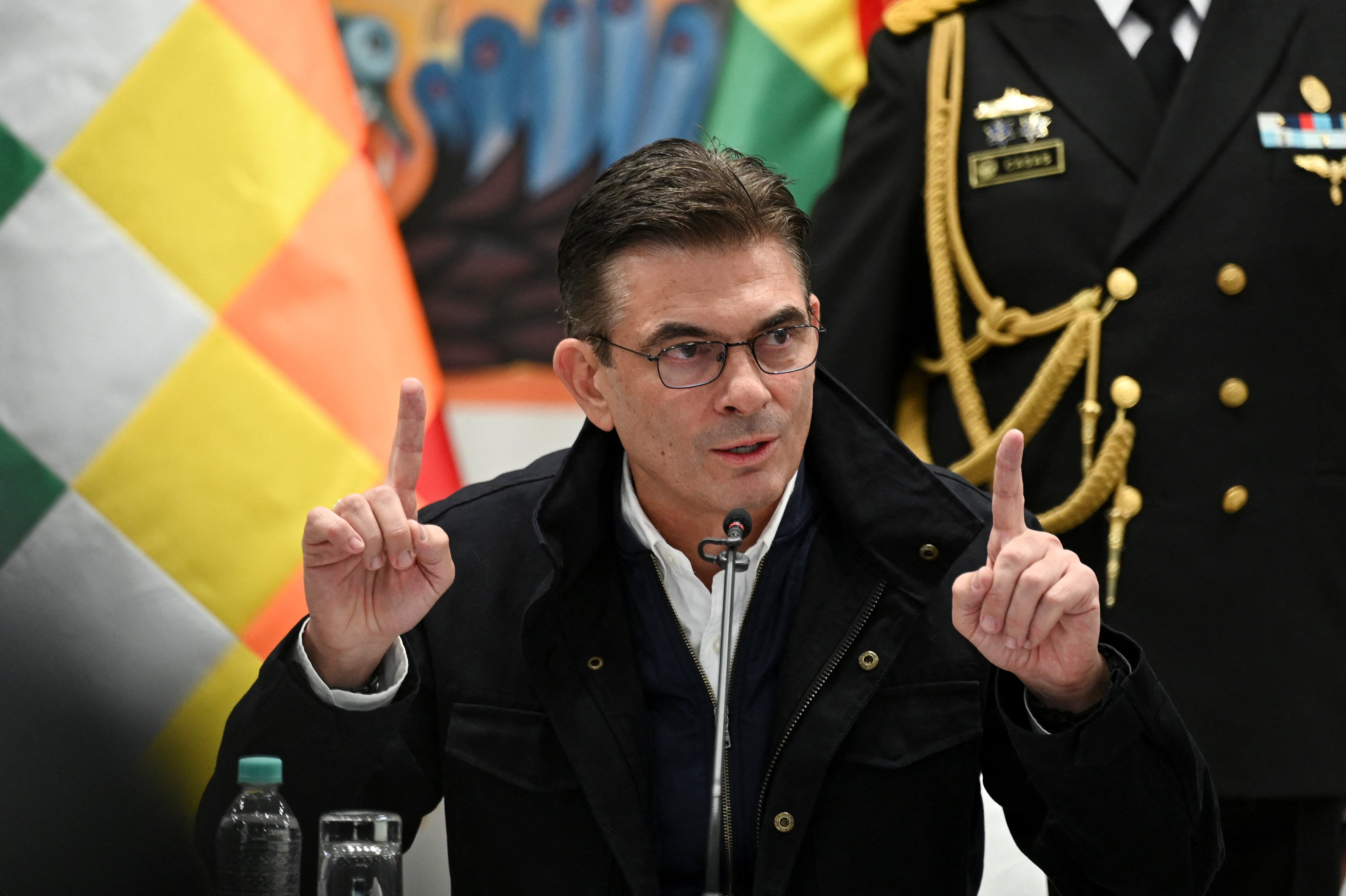 Foto de archivo - El presidente de Bolivia, Rodrigo Paz, habla durante una rueda de prensa en La Paz, Bolivia. 31 mar, 2026. REUTERS/Claudia Morales