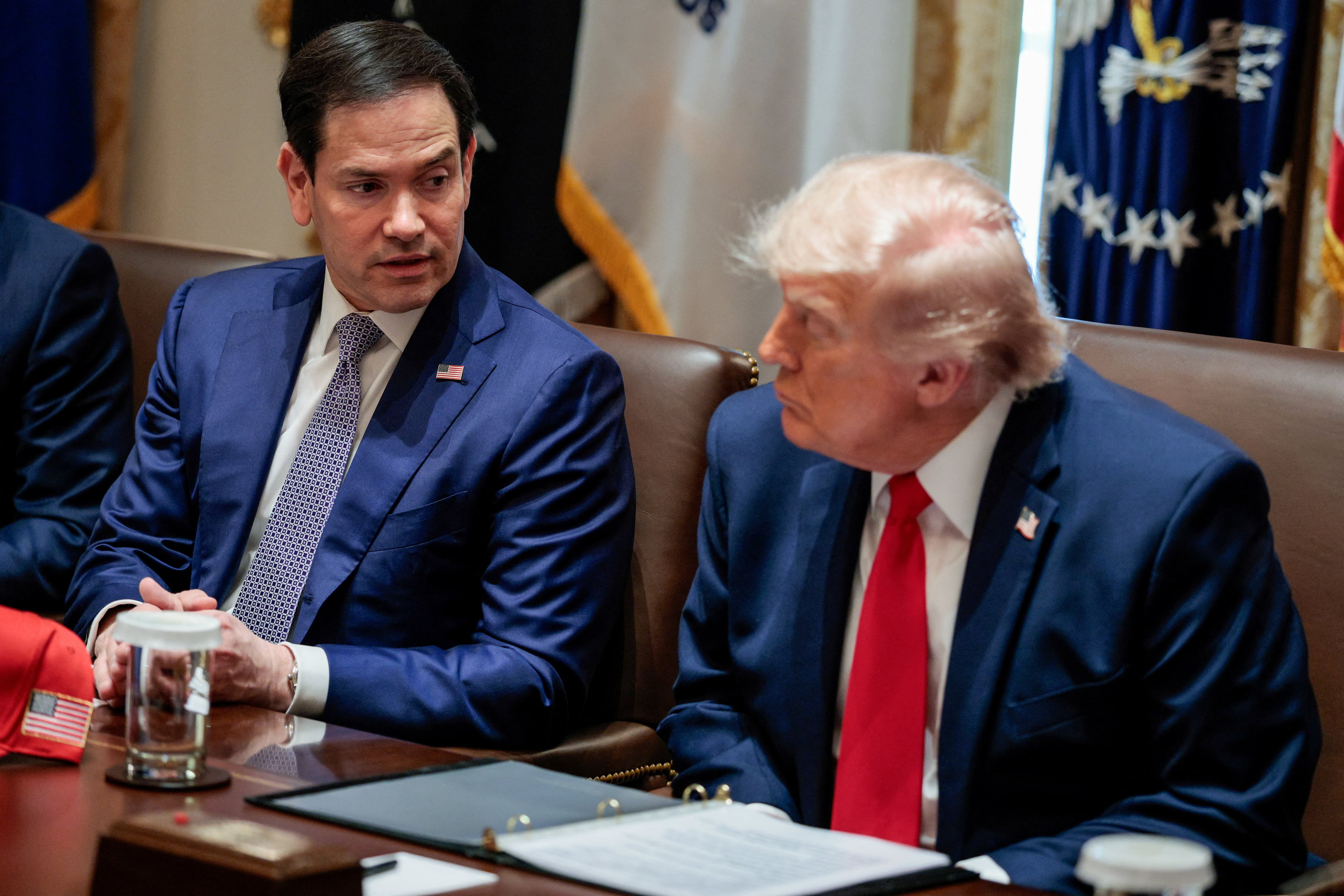 Marco Rubio acompaña a Donald Trump en la Casa Blanca mientras Estados Unidos mantiene presión sobre el régimen cubano (REUTERS)