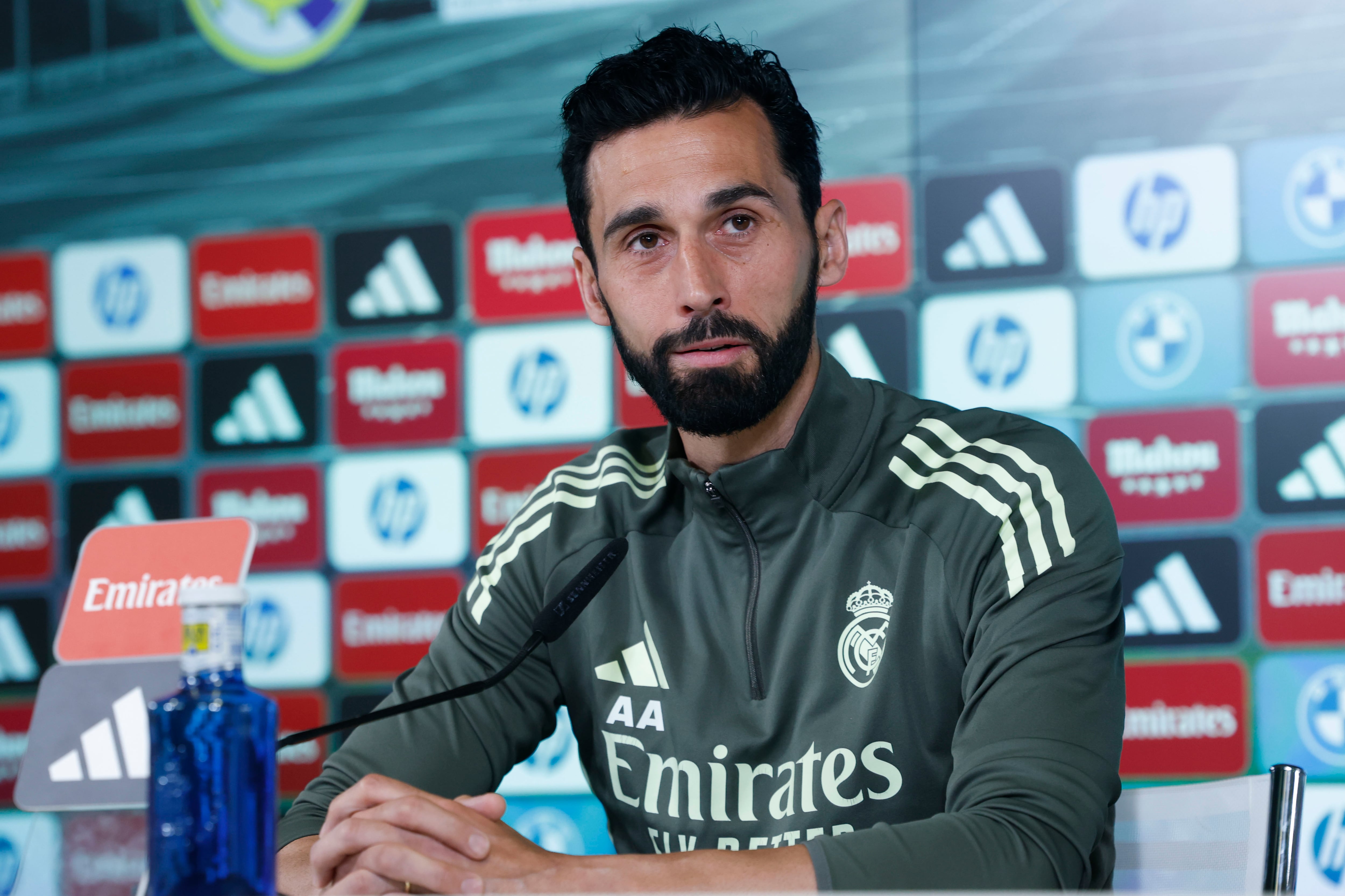 El entrenador del Real Madrid, Álvaro Arbeloa, está bajo la lupa y sería un hecho su salida en el cargo (Espanyol. EFE/J.J. Guillén) 