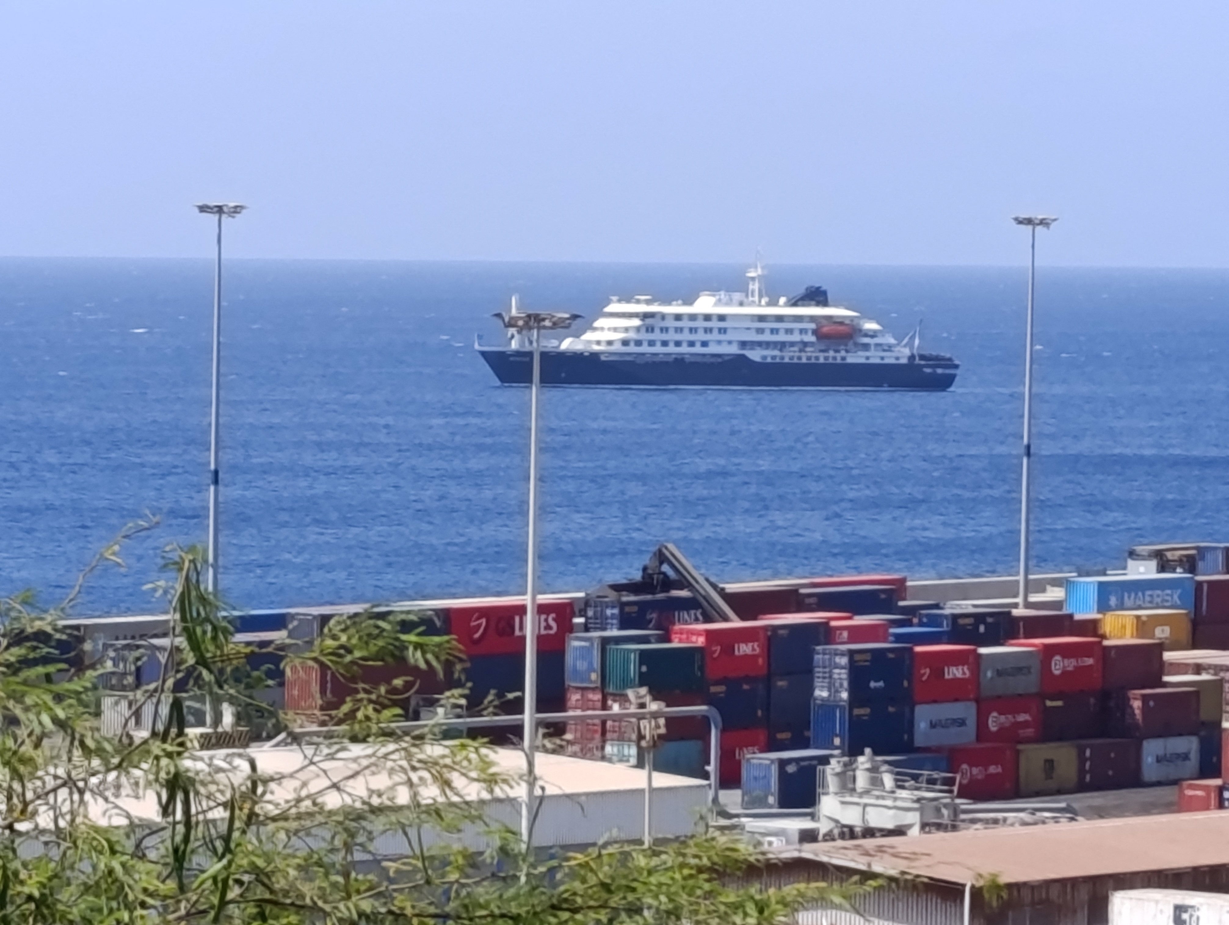La OMS confirmó un brote de hantavirus en el crucero MV Hondius, que partió de Ushuaia con 147 personas de 23 nacionalidades./Archivo REUTERS/Stringer