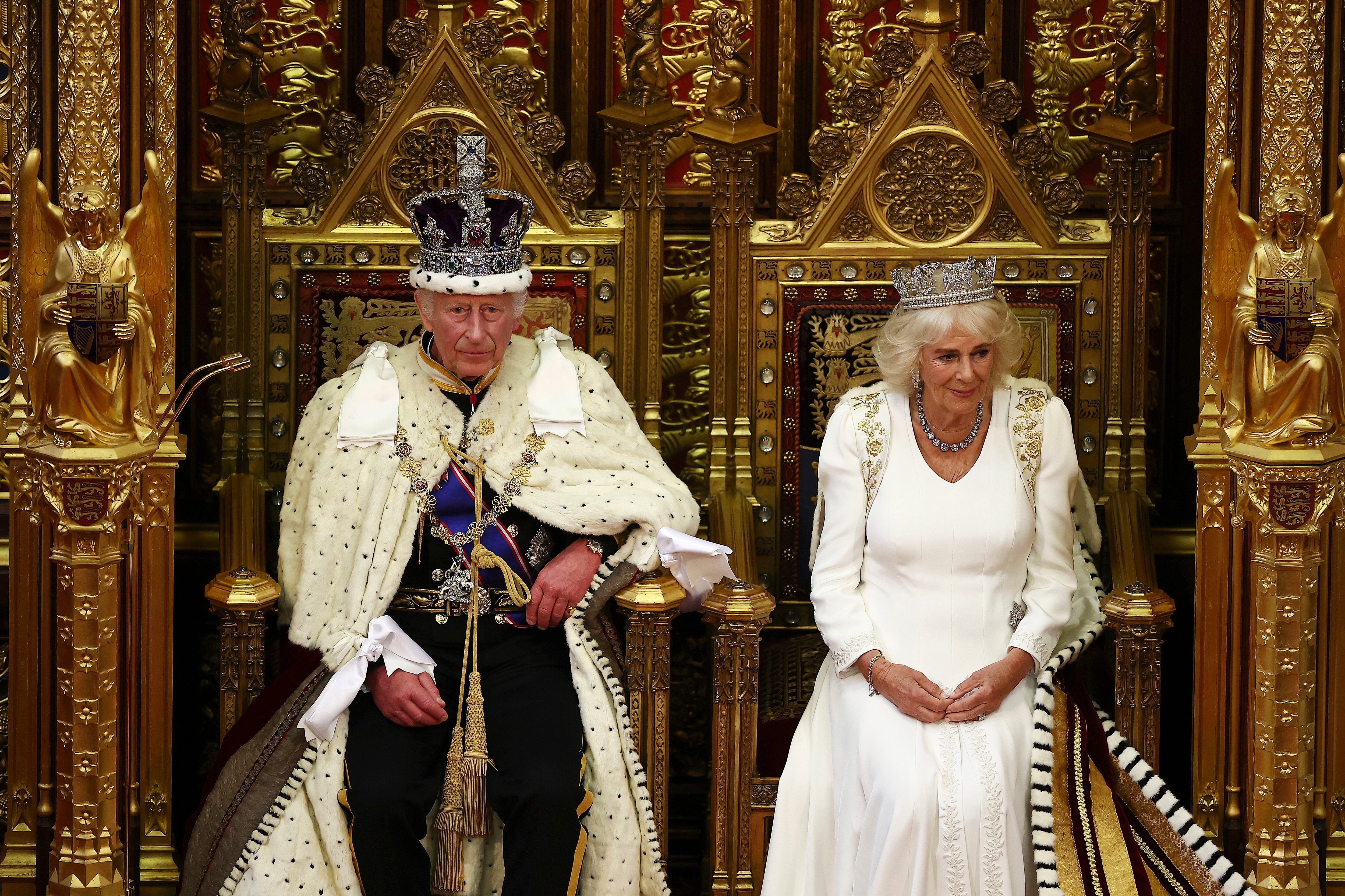 Las victorias en la Primera y Segunda Guerra Mundial reforzaron la legitimidad y la posición institucional de la Corona británica