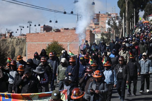 Cuatro muertes por falta de atención médica debido a los bloqueos y las violentas protestas contra el Gobierno en Bolivia