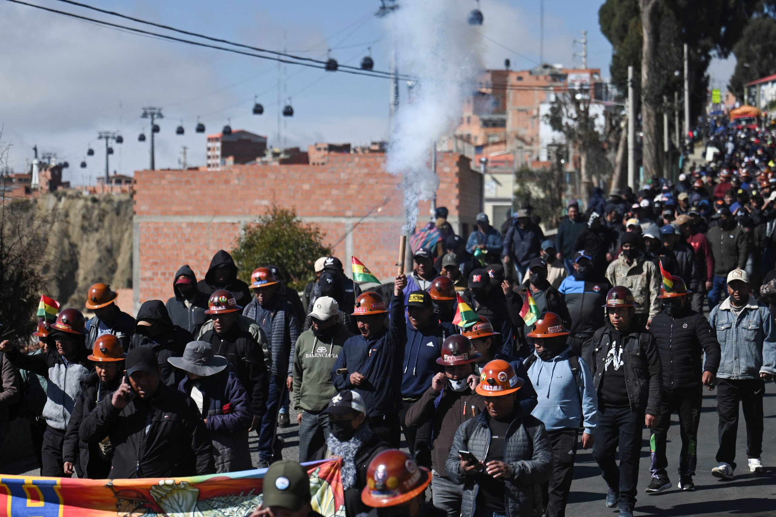 Cuatro muertes por falta de atención médica debido a los bloqueos y las violentas protestas contra el Gobierno en Bolivia