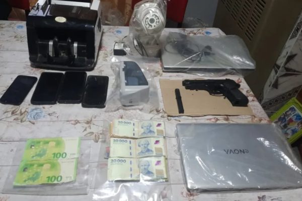 Desarticularon una red narco en Río Negro: dos detenidos, secuestro de cocaína, marihuana, dinero y armas