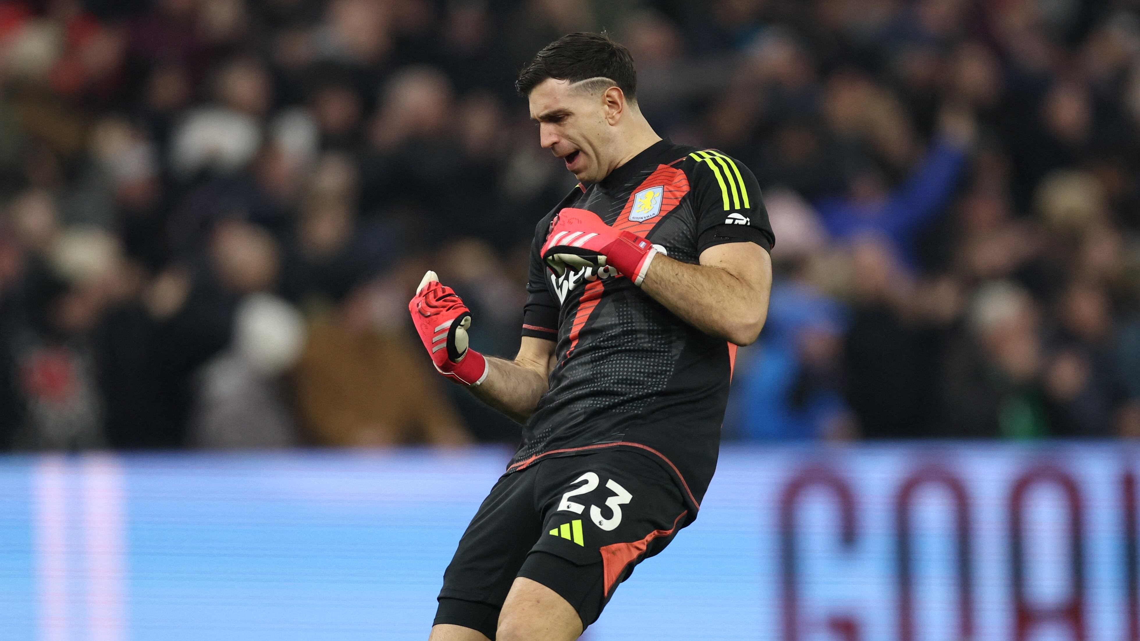 Emiliano Martínez podría dejar el Aston Villa (REUTERS/David Klein)