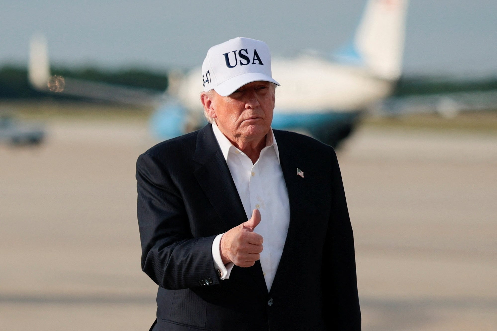 Donald Trump presiona al régimen de Cuba con sanciones económicas a sus autoridades y socios (REUTERS/Evan Vucci)
