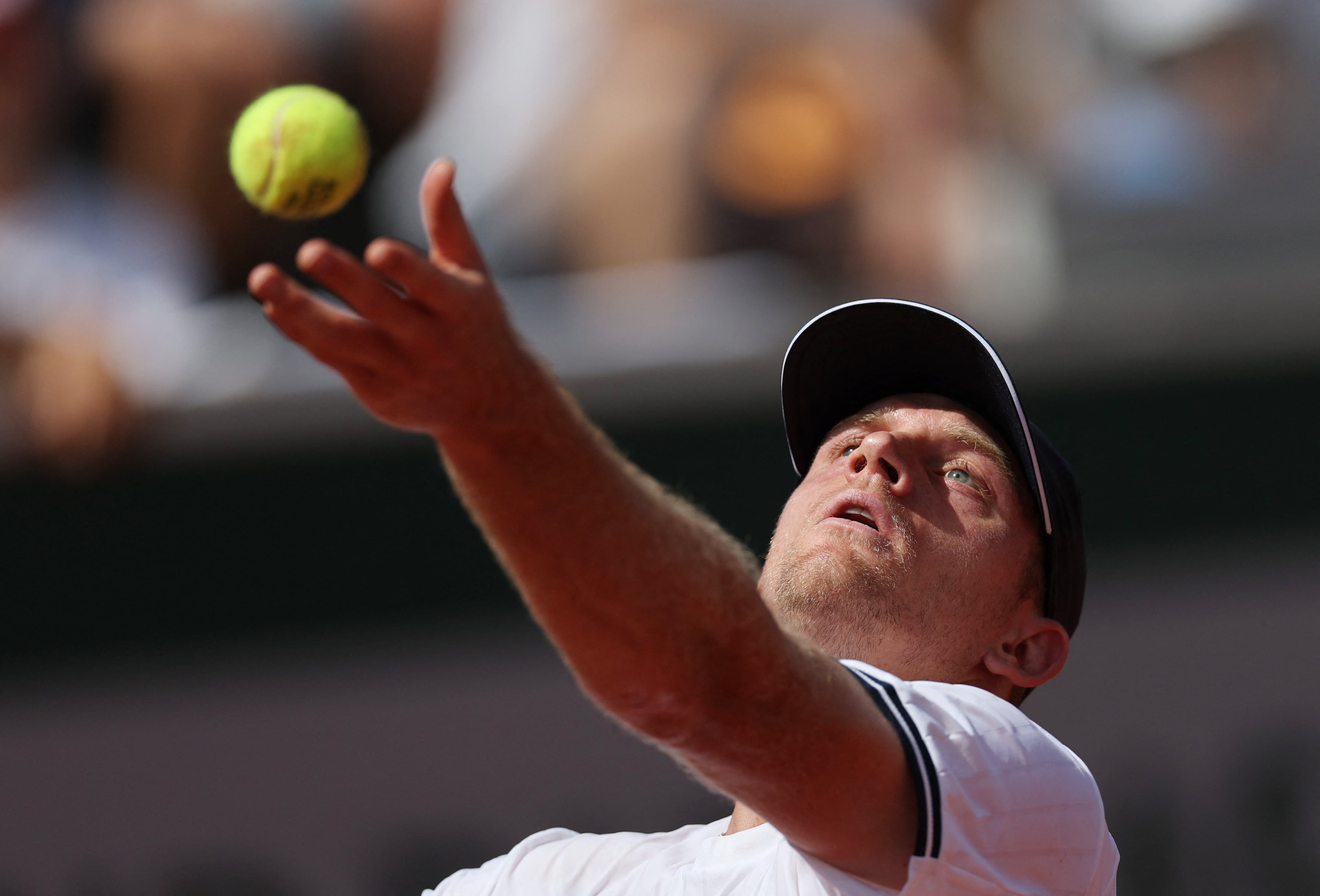 El tenista español Alejandro Davidovich durante su encuentro por la primera ronda de Roland Garros (Fuente: REUTERS/Stephane Mahe)