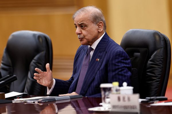 El canciller paquistaní viaja a Nueva York en plena negociación entre Estados Unidos e Irán
