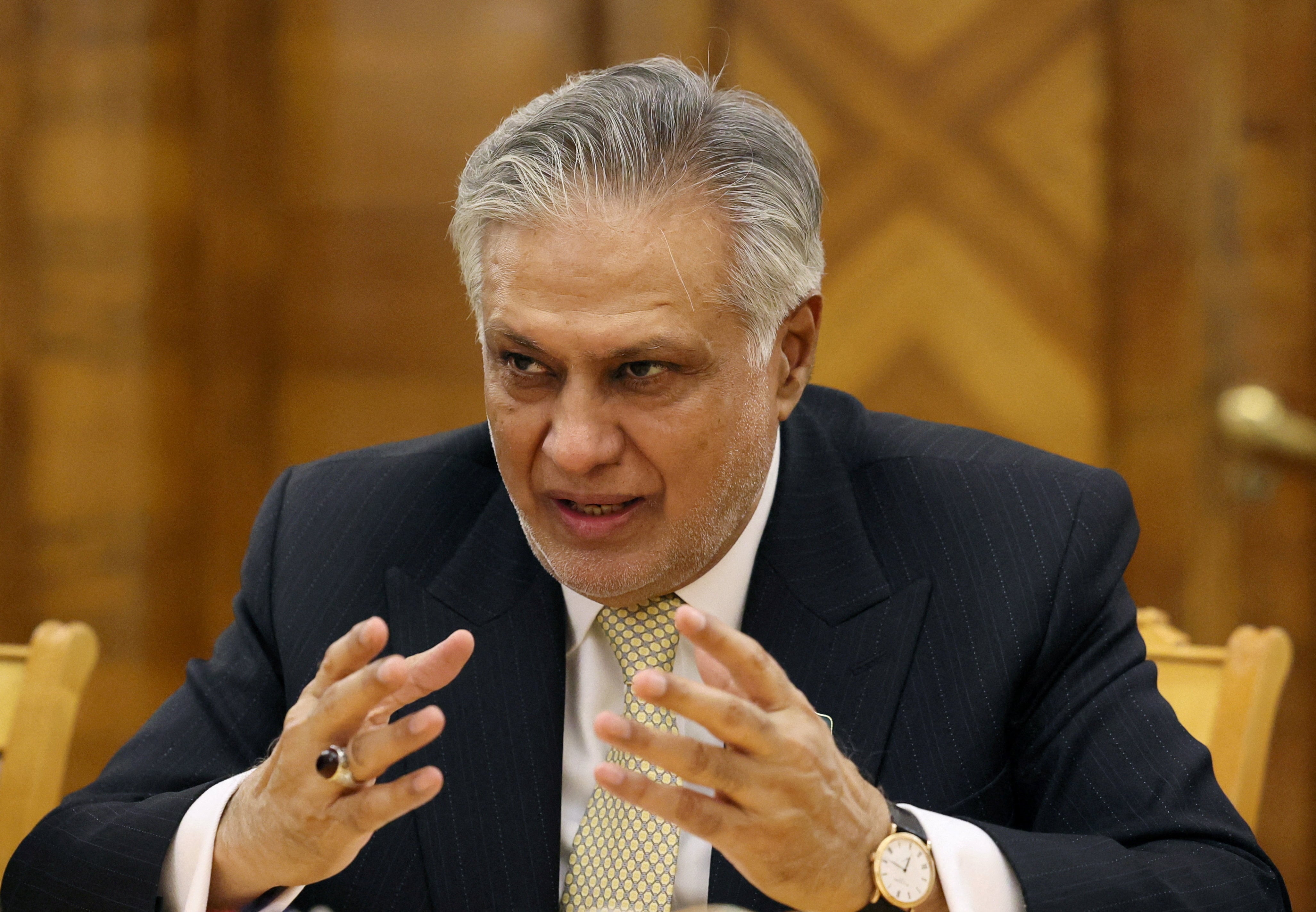 FOTO DE ARCHIVO: El viceprimer ministro y ministro de Asuntos Exteriores de Pakistán, Ishaq Dar, asiste a una reunión con el ministro de Asuntos Exteriores de Rusia, Serguéi Lavrov, en Moscú, Rusia, el 18 de noviembre de 2025
REUTERS/Shamil Zhumatov/Pool/Foto de archivo