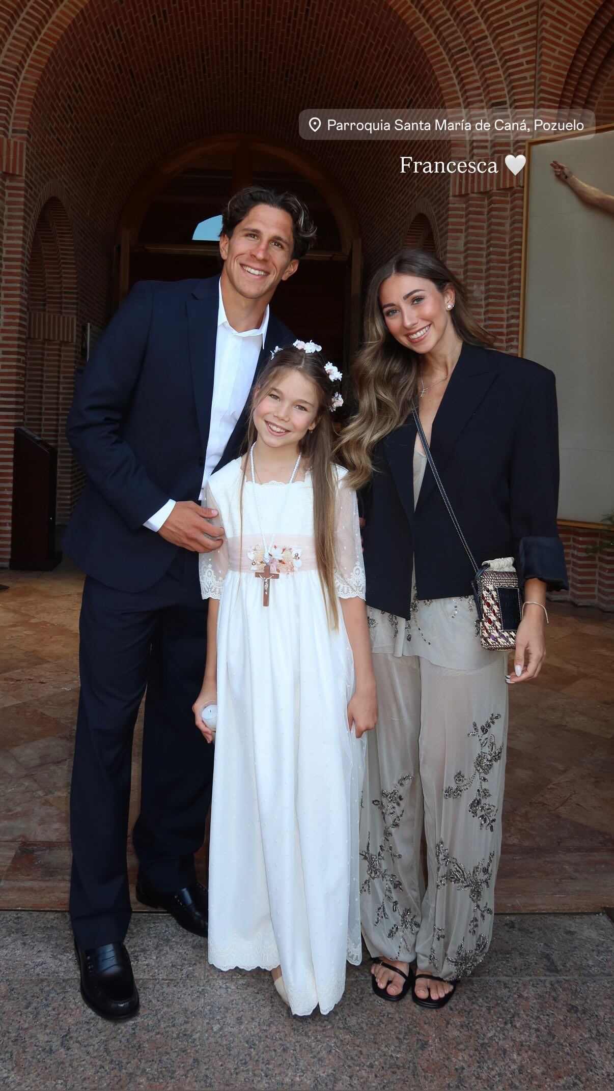 Giuliano Simeone y su novia Irene Ariza junto a Francesca