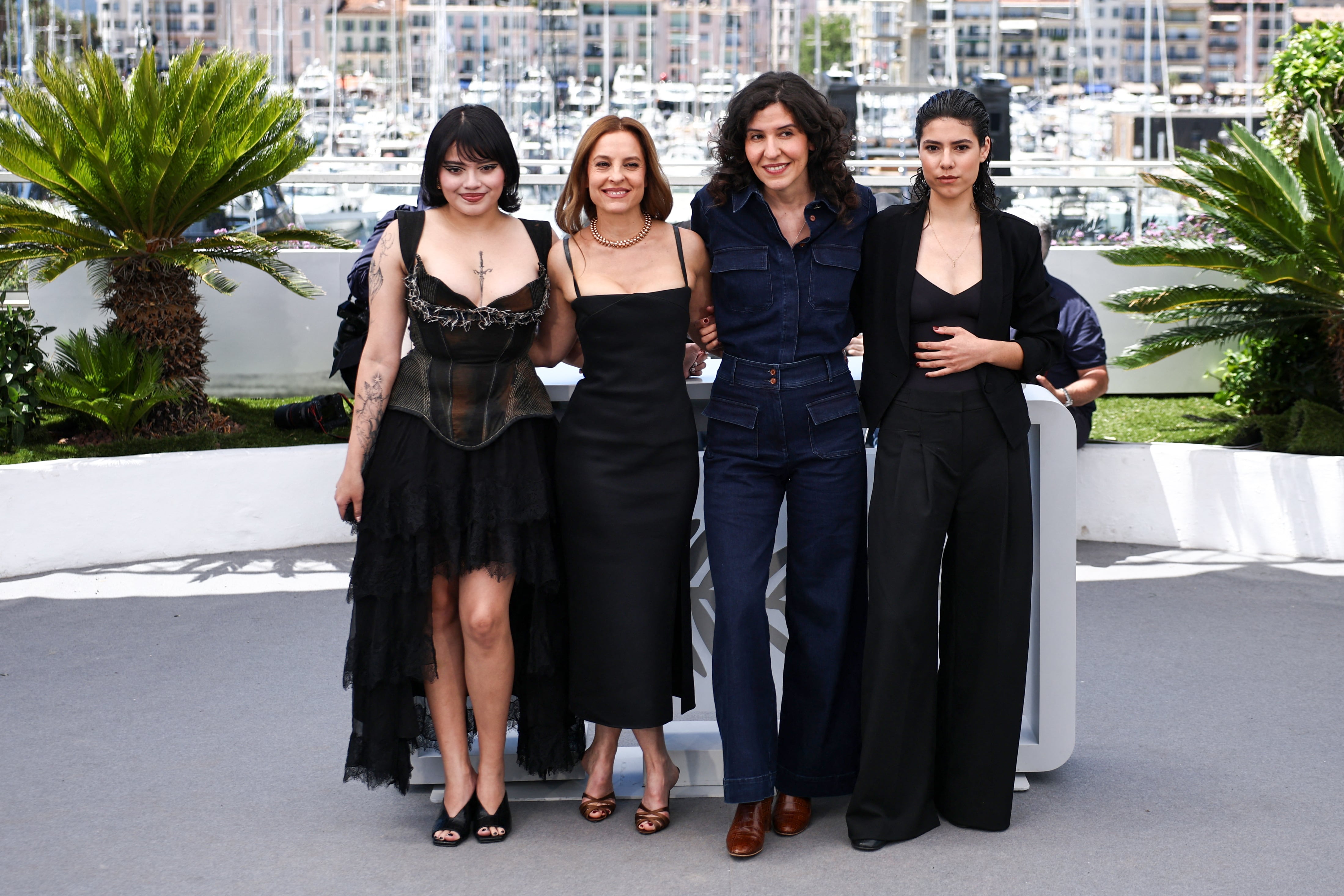 La directora Valentina Maurel y las integrantes del elenco Marina de Tavira, Daniela Marin Navarro y Mariangel Villegas posan durante un photocall de la película