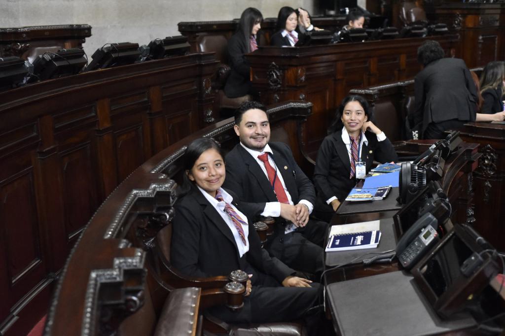 Foto de archivo: Setenta equipos universitarios de Guatemala avanzaron en el Moot Legislativo 2026 tras superar la convocatoria de 118 grupos. Fotografías: Congreso de la República de Guatemala