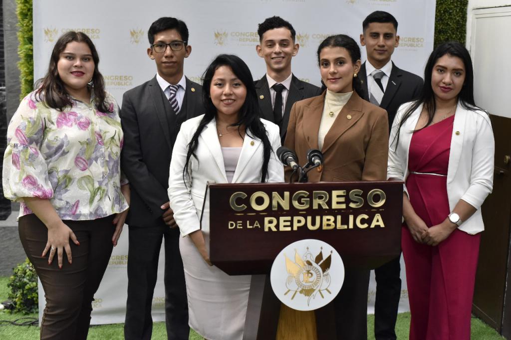 Foto de archivo: La selección, realizada entre más de cien grupos de estudiantes, marca el inicio de una nueva ronda en la competencia. El evento promueve soluciones legislativas enfocadas en la protección ciudadana mediante iniciativas diseñadas para su aplicación nacionalFotografías: Congreso de la República de Guatemala