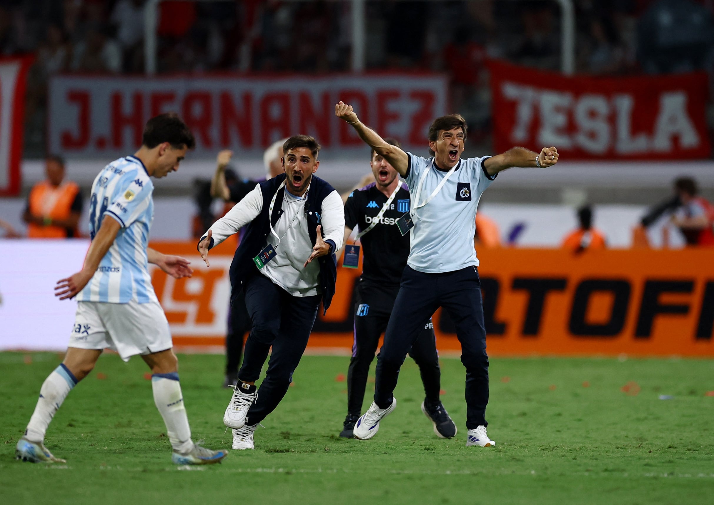 Costas y una de sus clásicas celebraciones (REUTERS/Agustin Marcarian)