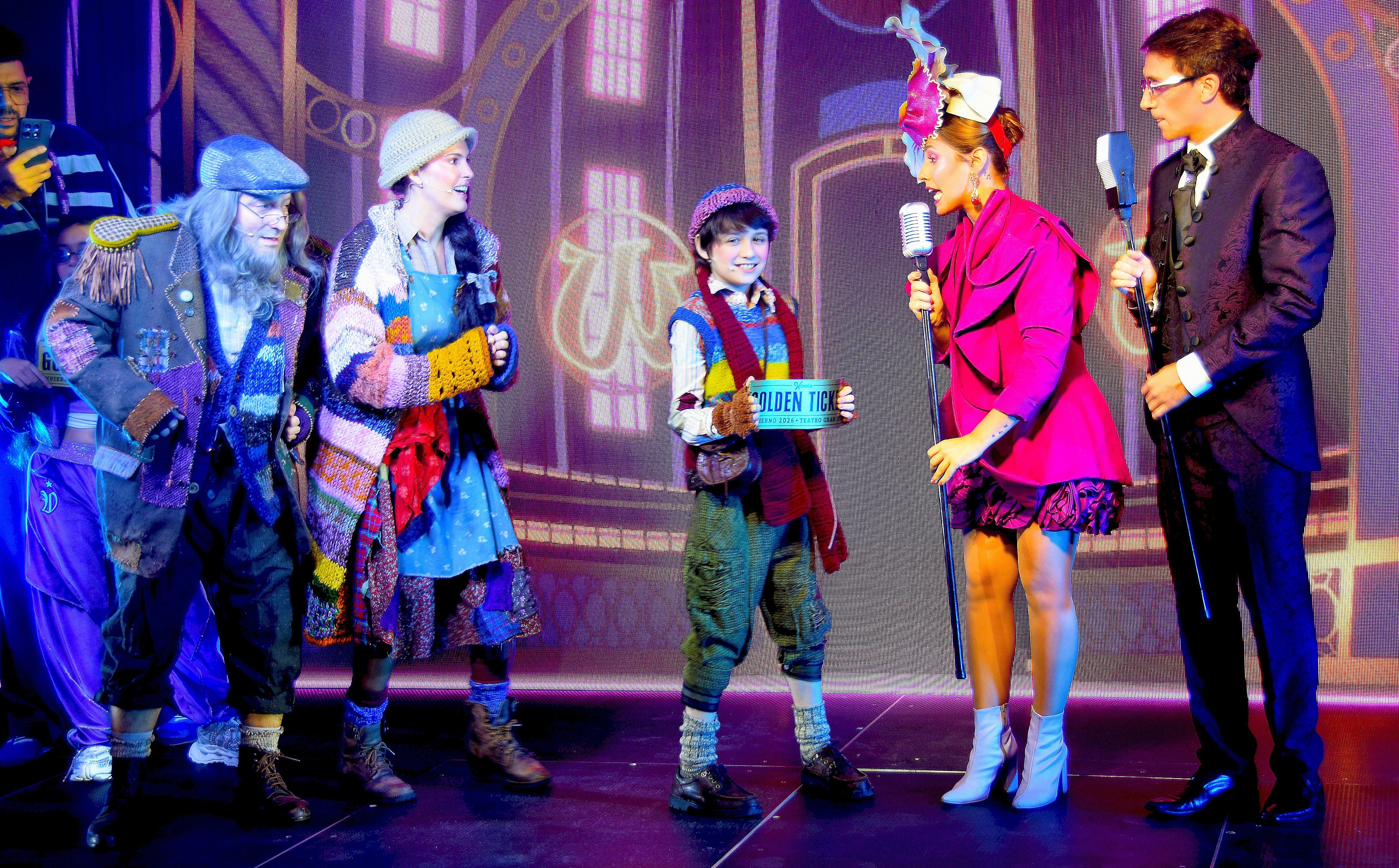 Willy Wonka invadió calle Corrientes: el adelanto de Charlie y la fábrica de chocolate a pura magia y canto (RSFOTOS)