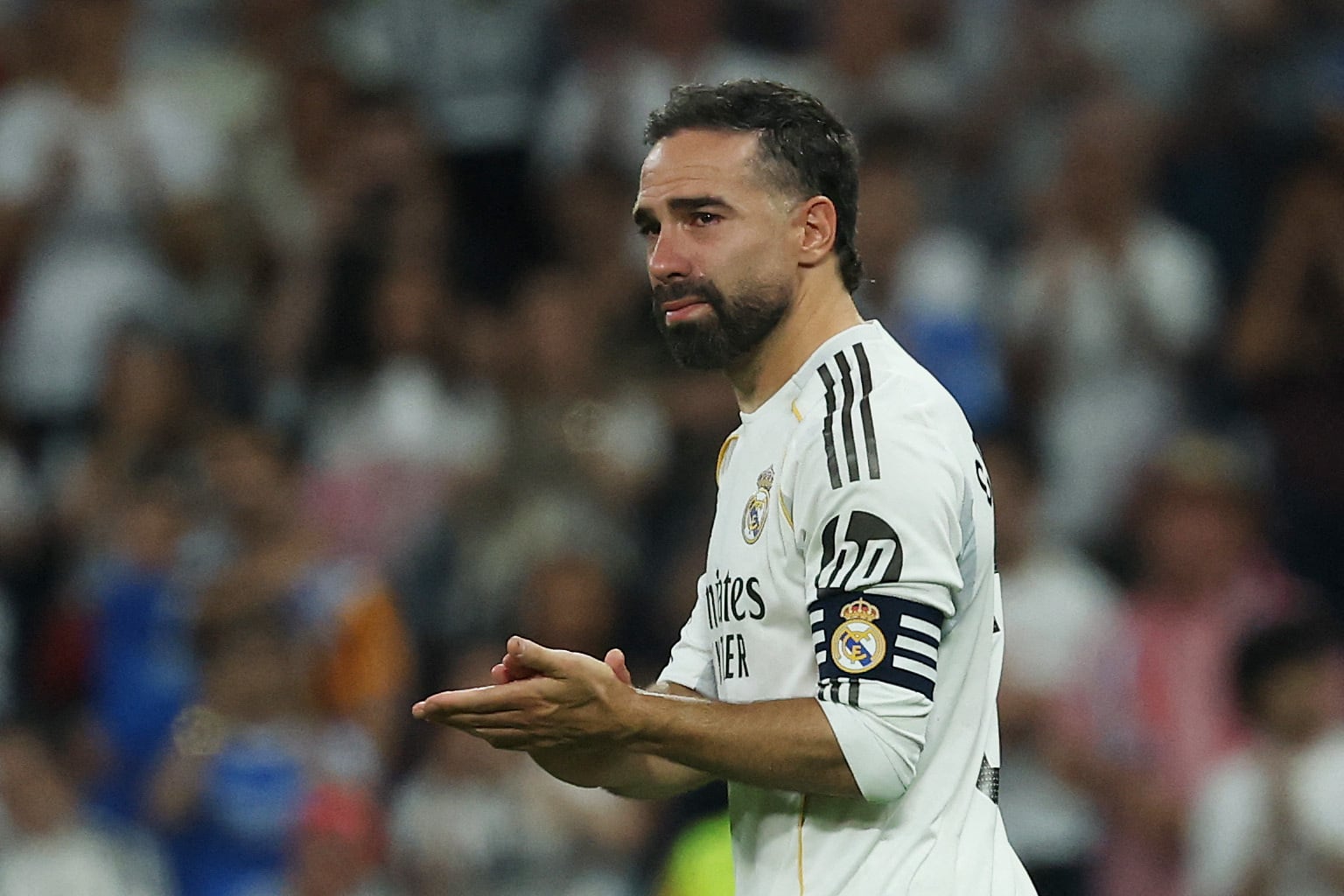 Las lágrimas de Dani Carvajal en su despedida como jugador del Real Madrid (REUTERS/Kacper Pempel)